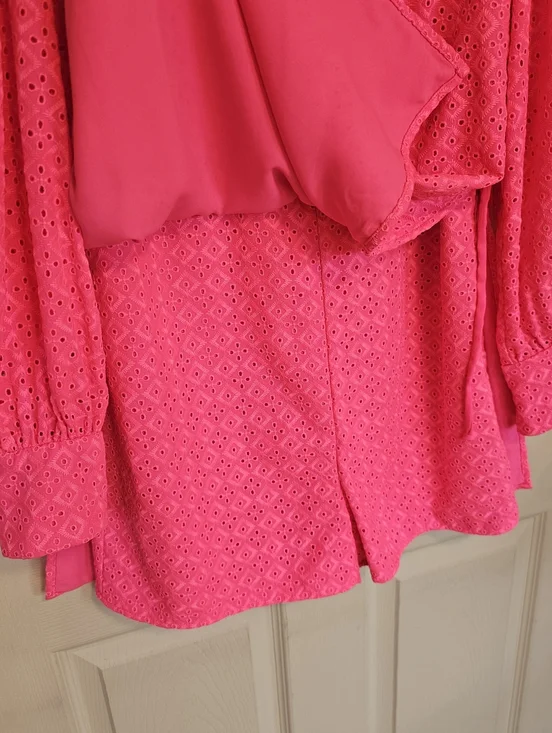 Lilly Pulitzer Aisha Romper Eyelet Hot Pink BarbieCore Bow Side Hidden Shorts - Picture 8 of 11